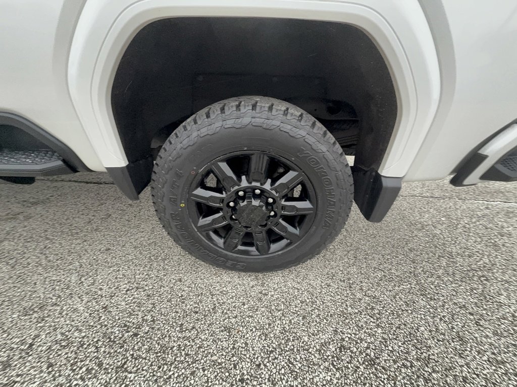 Used 2024 GMC Sierra 2500 Denali Ultimate w/ LPO, GMC Protection Package image 32