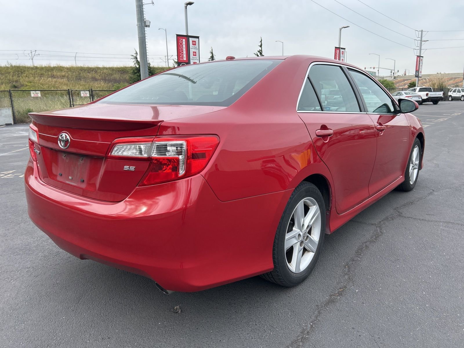 Used 2014 Toyota Camry SE w/ Leather Package image 4