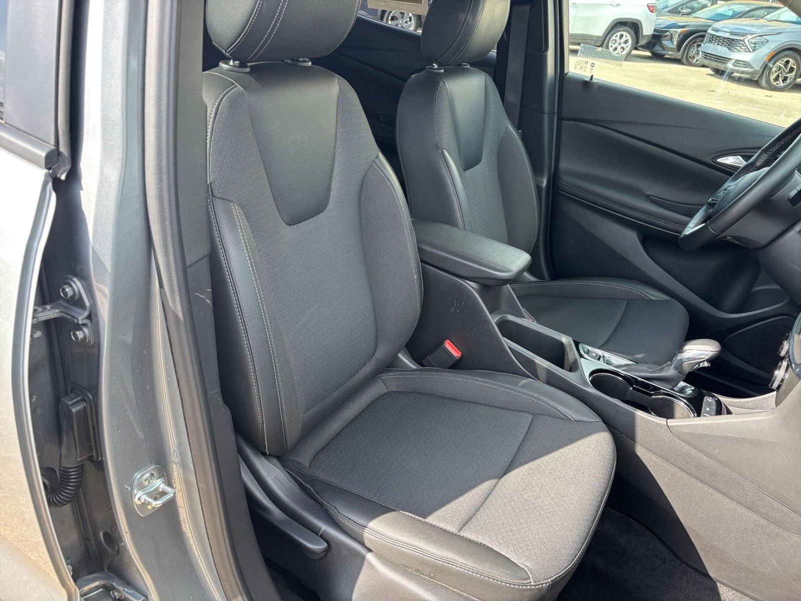Used 2025 Buick Encore GX Preferred FWD image 35