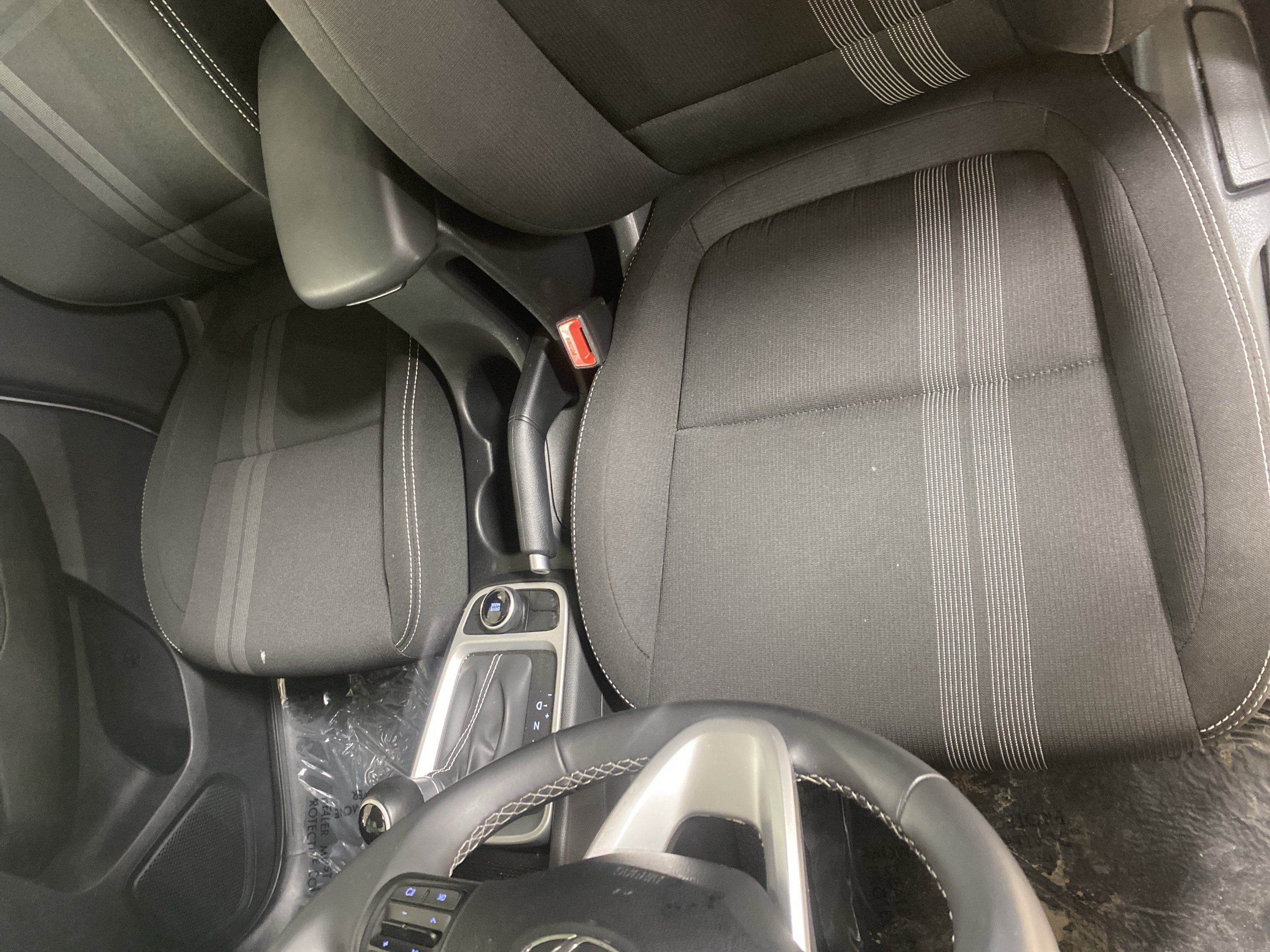 Used 2025 Hyundai Venue SEL FWD image 15