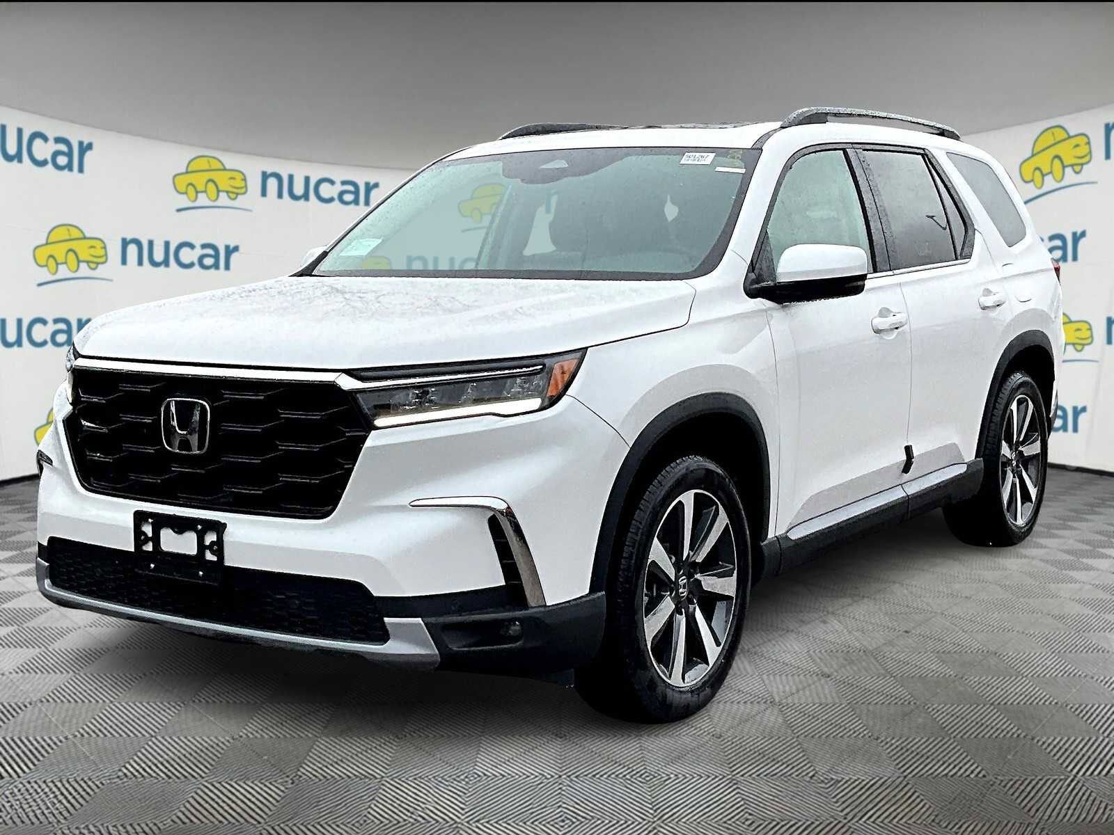 New 2025 Honda Pilot Touring image 4