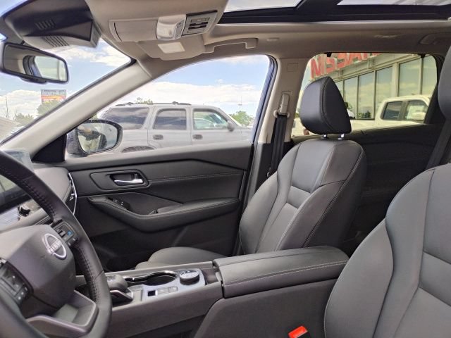 Used 2025 Nissan Rogue SL w/ Tech Package AWD/4WD image 14
