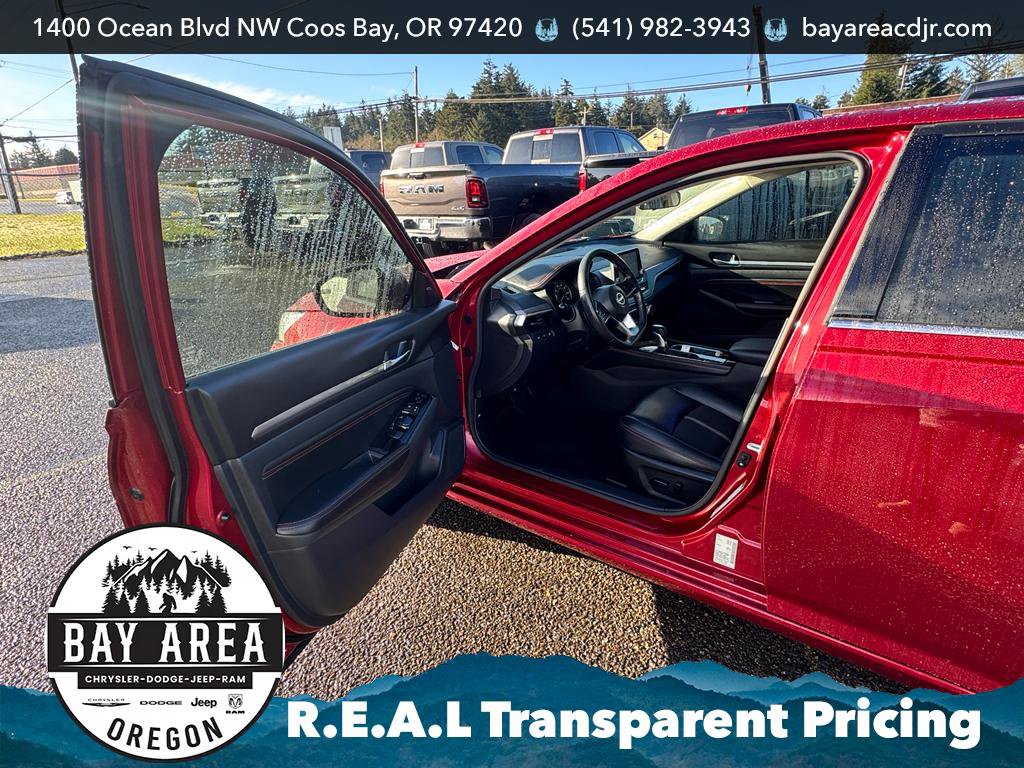 Used 2023 Nissan Altima 2.5 SR image 11