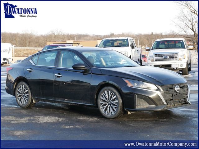 Used 2023 Nissan Altima 2.5 SV image 1