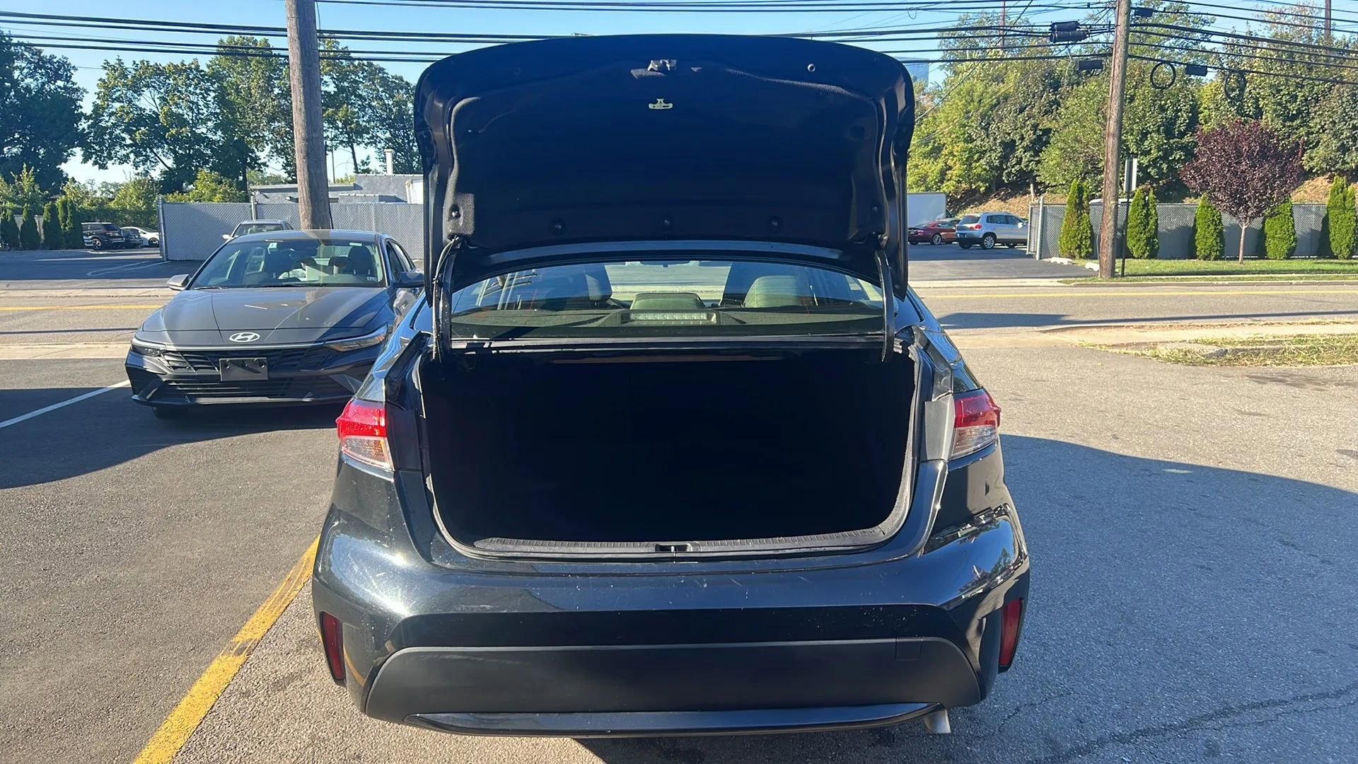 Used 2022 Toyota Corolla LE image 9