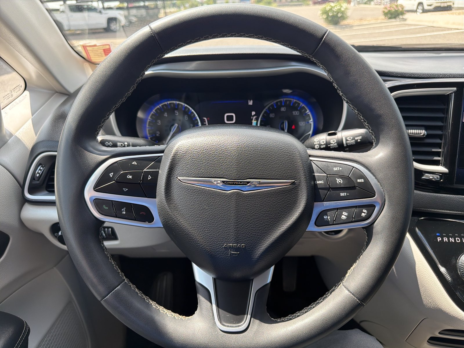 Used 2023 Chrysler Pacifica Touring-L FWD image 22