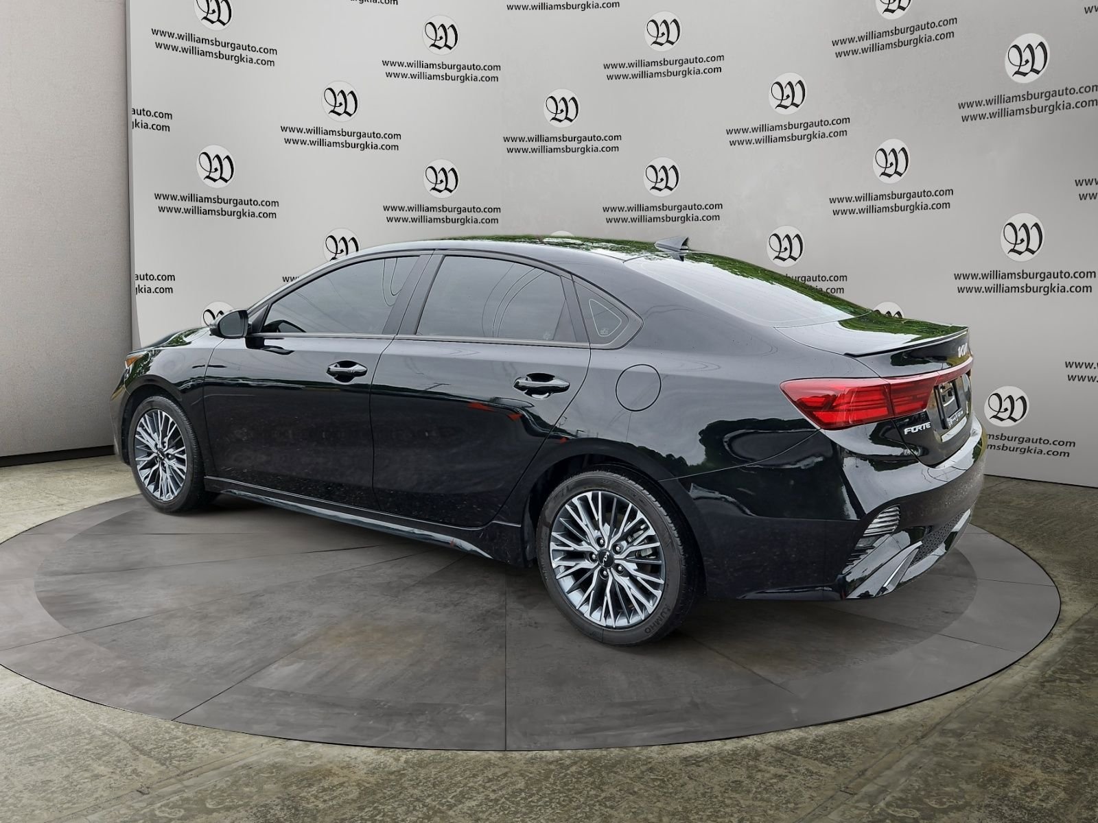 Used 2024 Kia Forte GT-Line FWD image 3