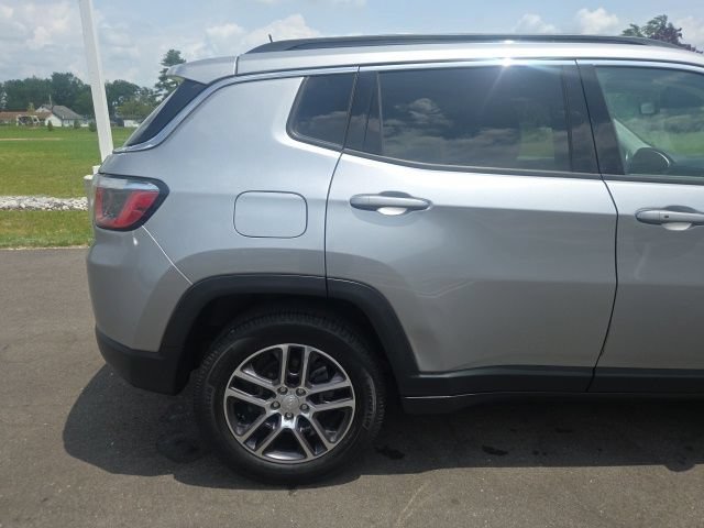 Used 2018 Jeep Compass Latitude FWD image 7
