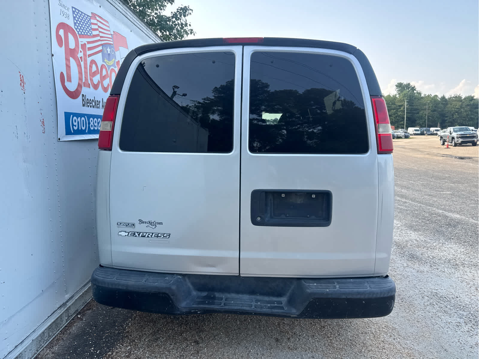 Used 2010 Chevrolet Express 3500 LS RWD image 4
