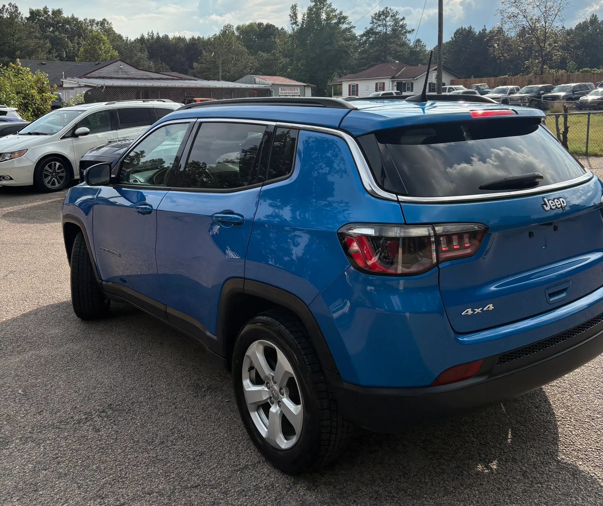Used 2021 Jeep Compass Latitude w/ Sun and Sound Group AWD/4WD image 4