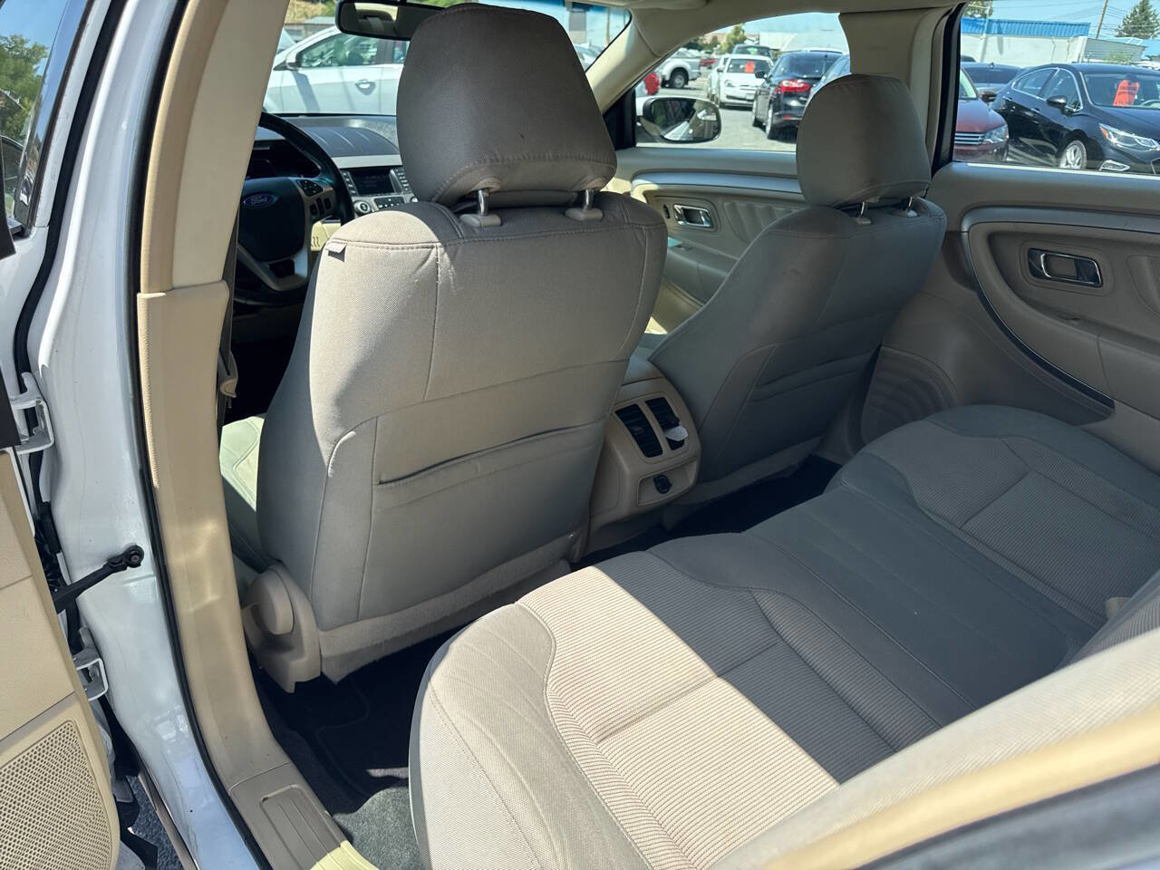 Used 2017 Ford Taurus SEL image 13