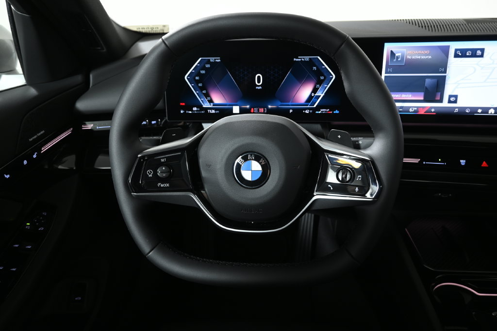 Used 2026 BMW 530i xDrive w/ Premium Package AWD/4WD image 18