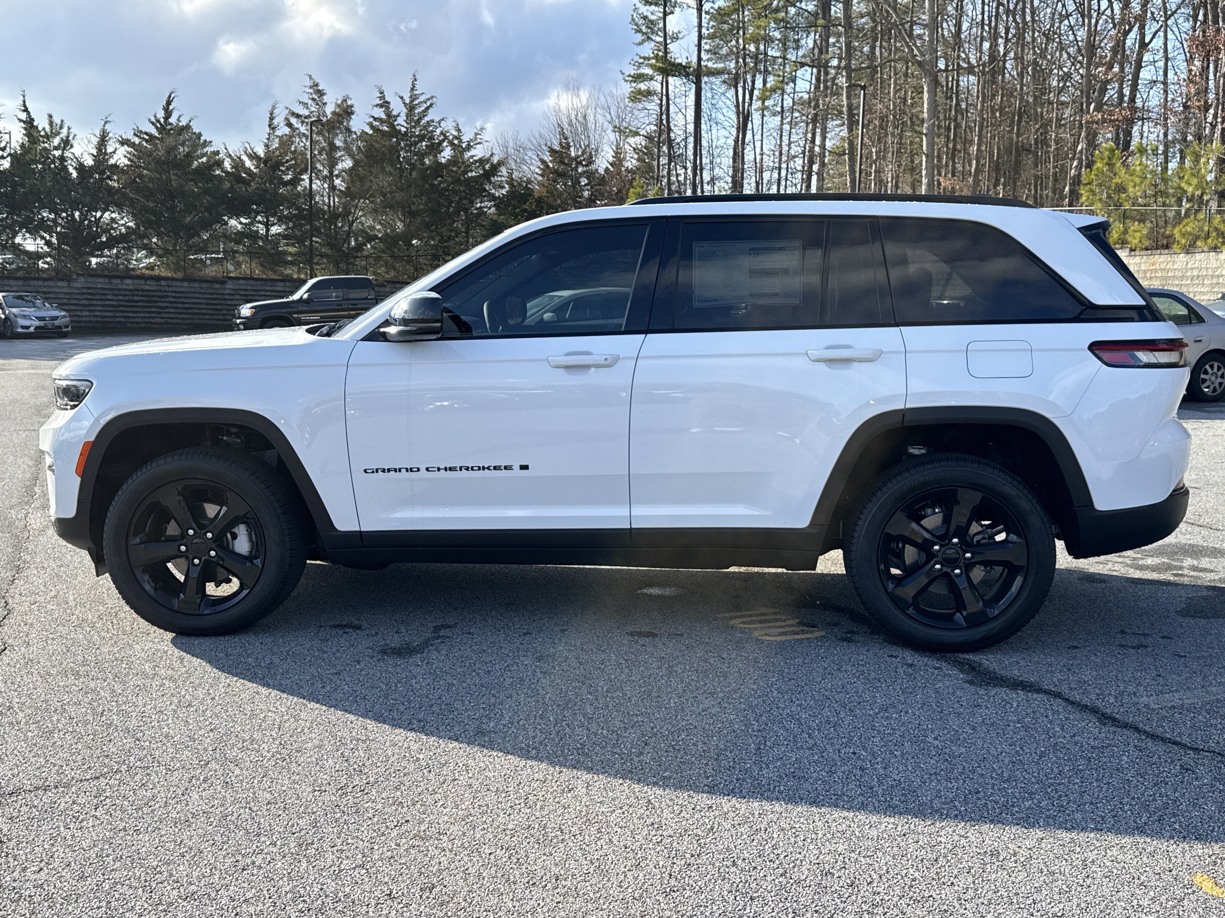 New 2025 Jeep Grand Cherokee Limited w/ Black Appearance Package image 7