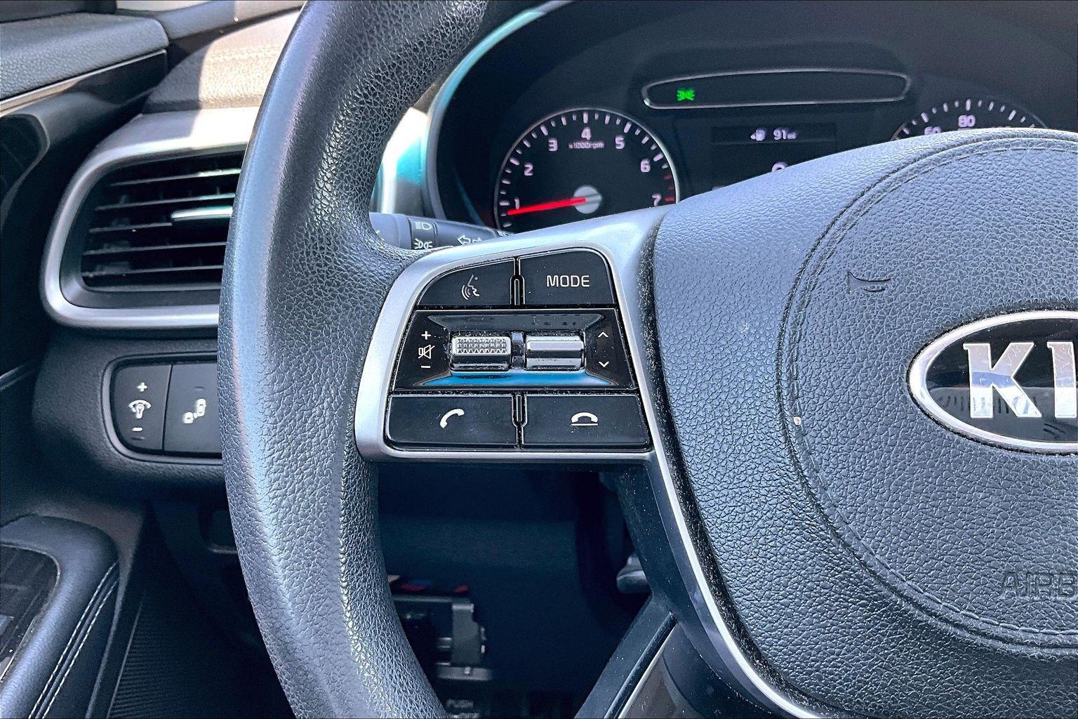 Used 2019 Kia Sorento FWD image 18