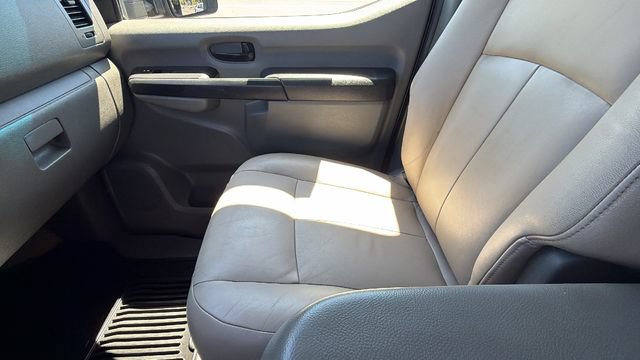 Used 2018 Nissan NV 3500 SL RWD image 17