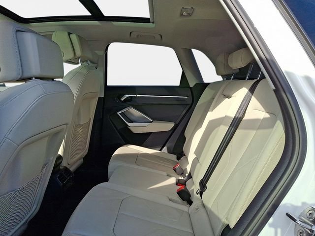 Used 2020 Audi Q3 2.0T Premium image 12