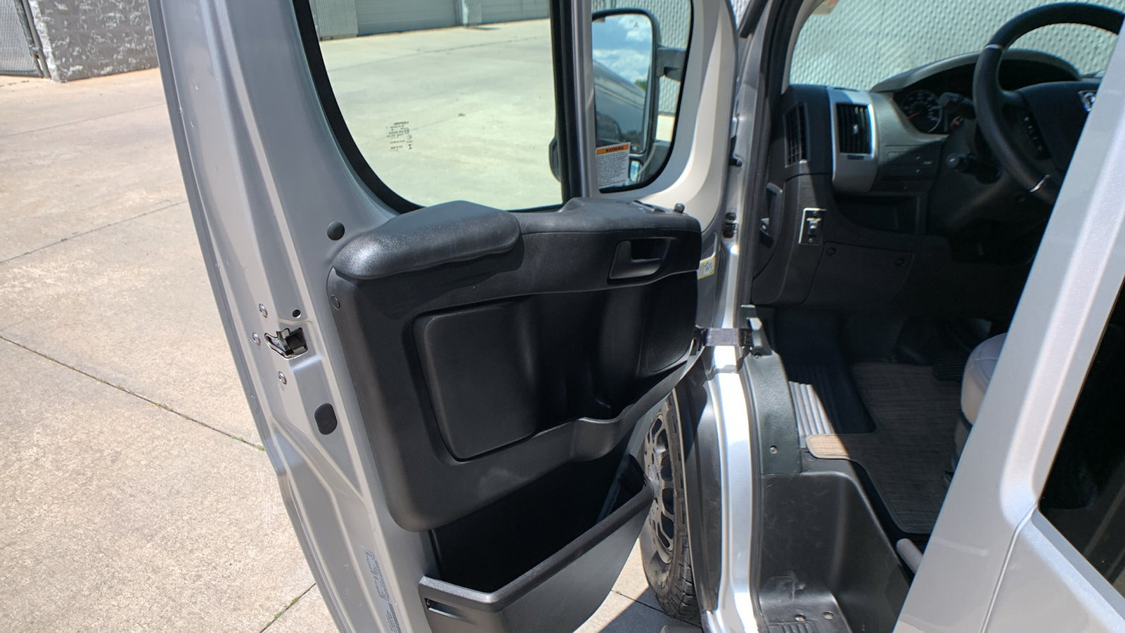 Used 2021 RAM ProMaster 3500 w/ Convenience Group FWD image 10