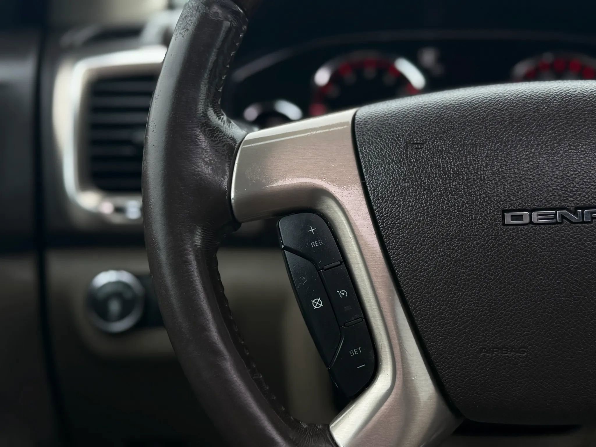 Used 2013 GMC Acadia Denali FWD image 39