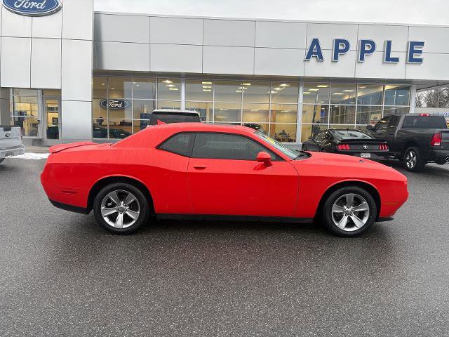 Used 2019 Dodge Challenger SXT w/ Driver Convenience Group image 2