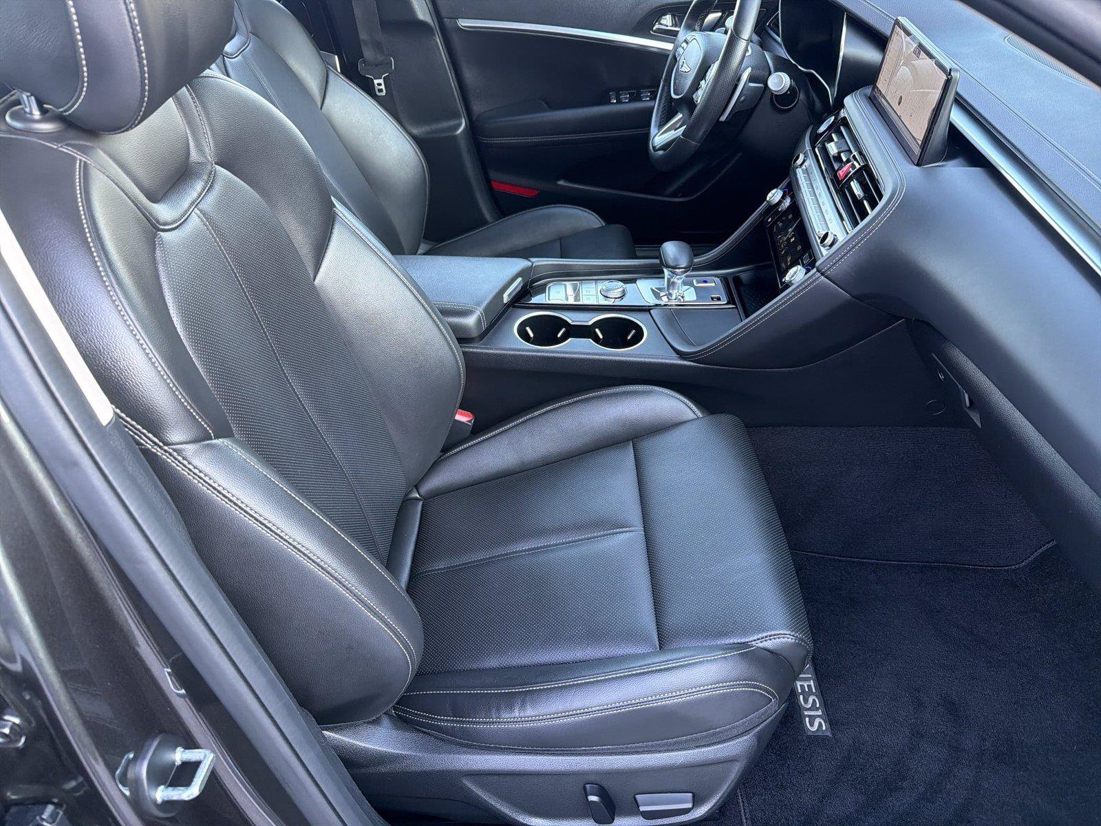 Used 2025 Genesis G70 2.5T RWD image 12