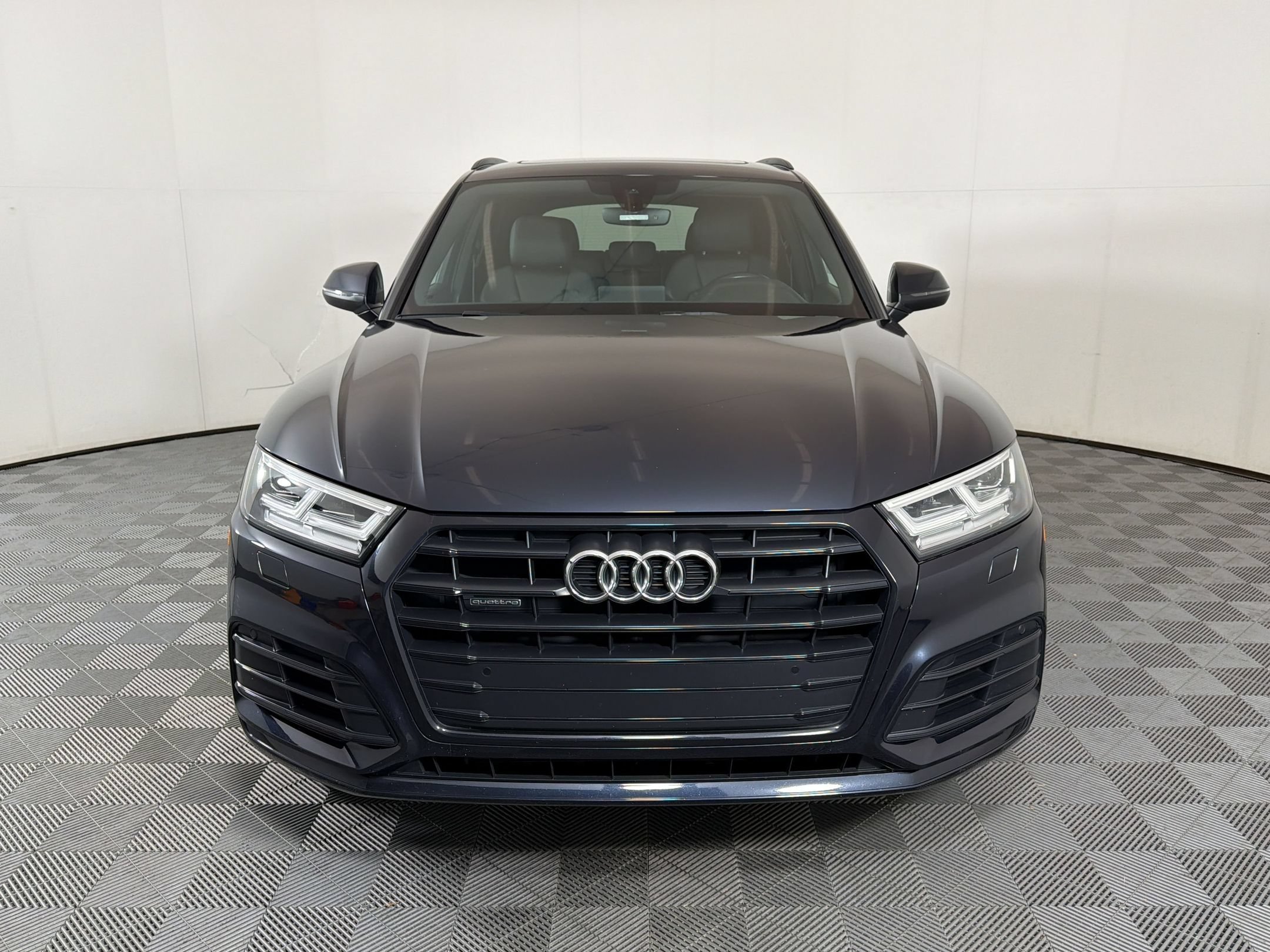 Used 2020 Audi Q5 2.0T Titanium Premium Plus w/ Premium Plus Package AWD/4WD image 7