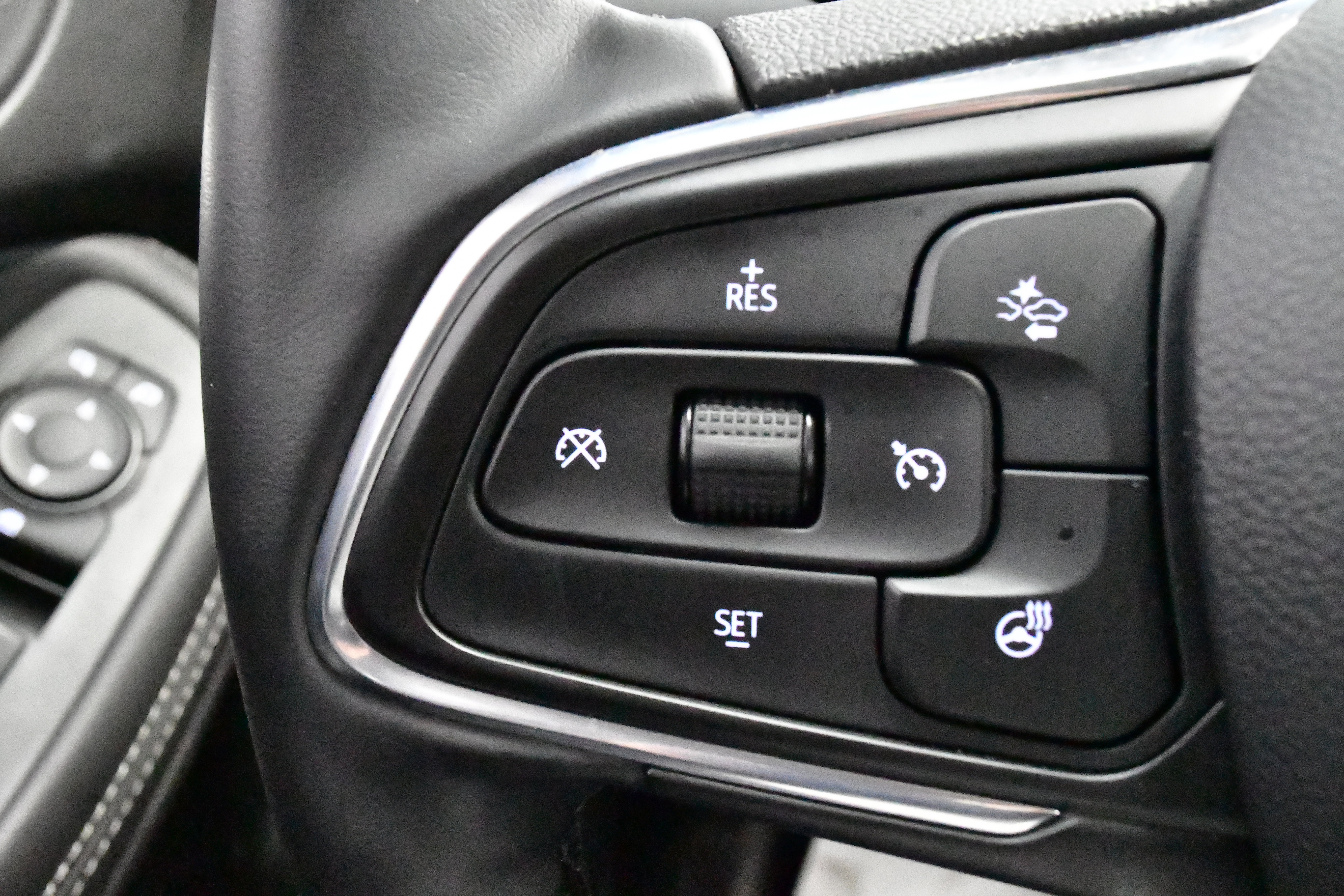 Used 2023 Buick Encore GX Select w/ Sport Touring Package image 30