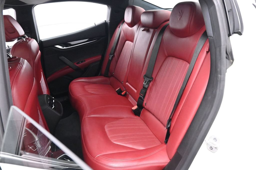 Used 2022 Maserati Ghibli Modena RWD image 31