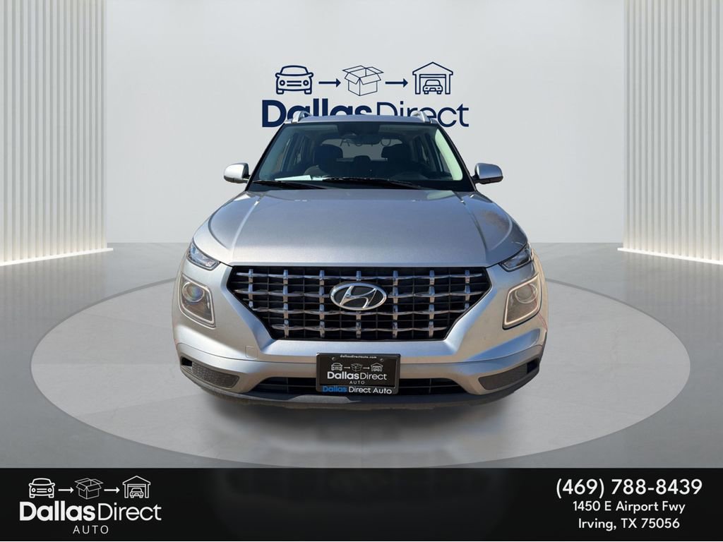 Used 2023 Hyundai Venue SEL FWD image 3