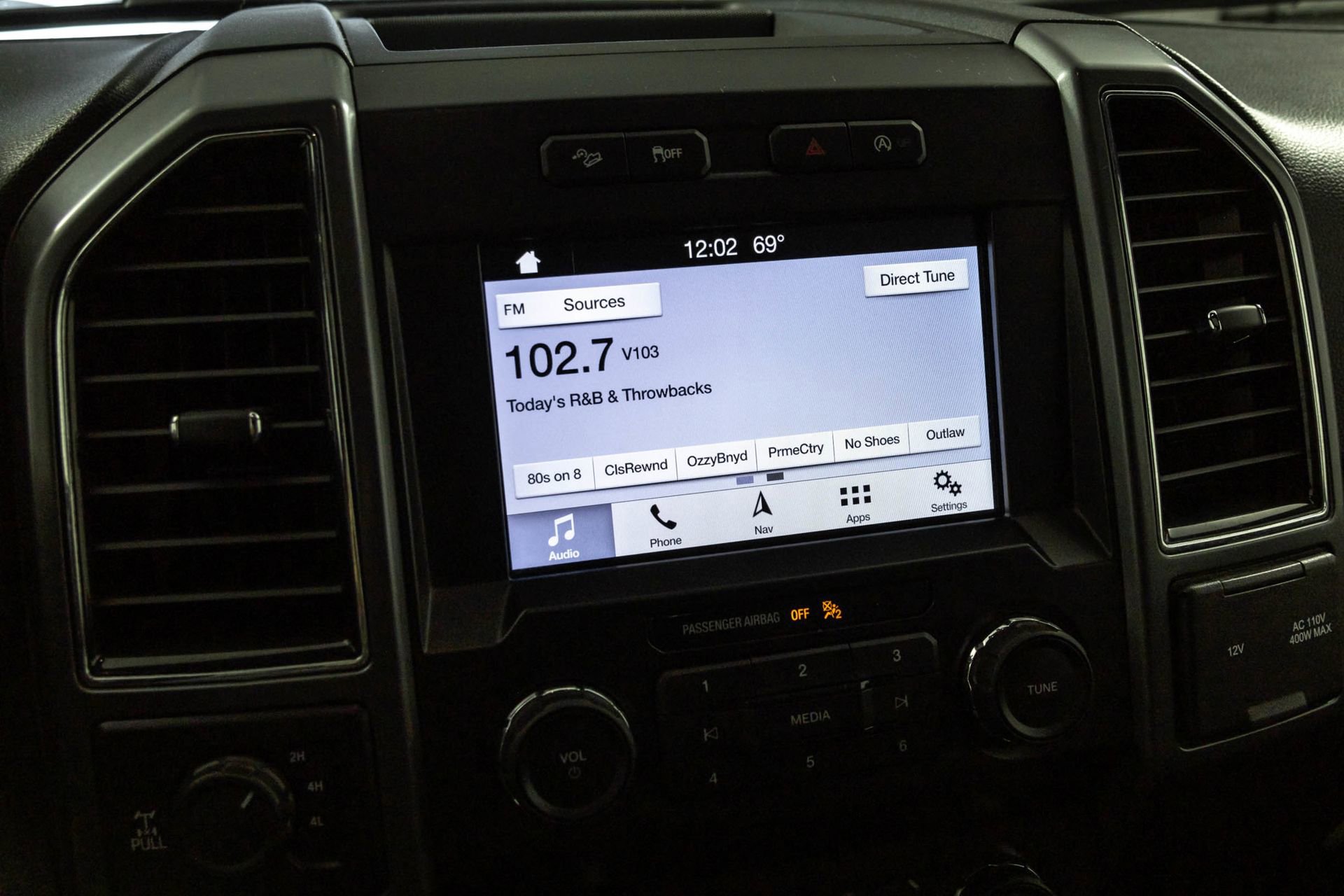 Used 2019 Ford F150 XLT w/ Equipment Group 302A Luxury AWD/4WD image 29