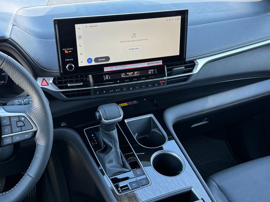 Used 2026 Toyota Sienna Platinum image 31