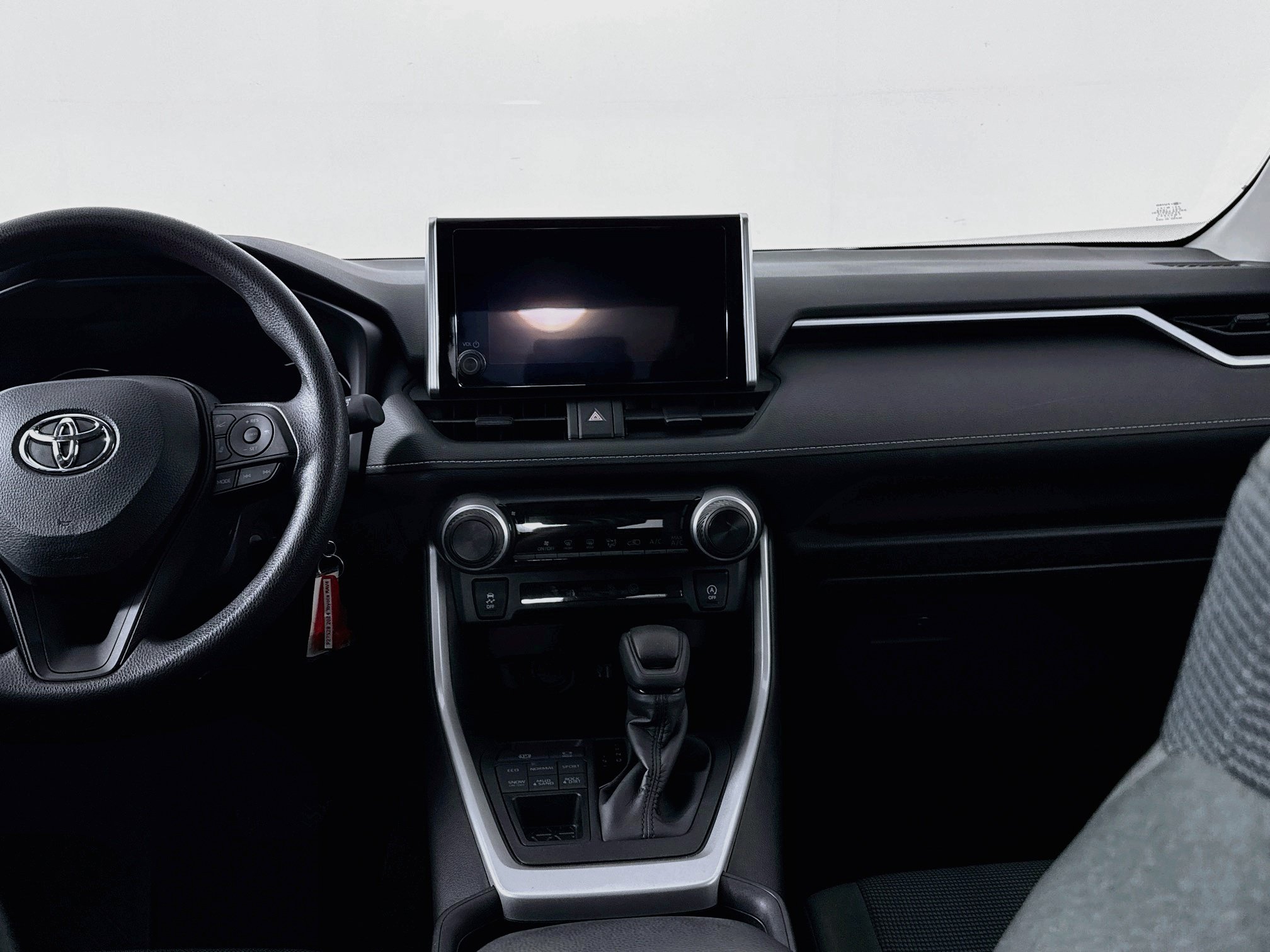Certified 2024 Toyota RAV4 LE AWD/4WD image 23