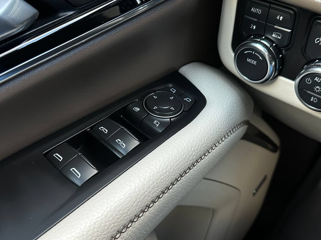 Used 2025 GMC Yukon XL Denali w/ Sun & Power Step Package AWD/4WD image 27