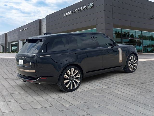 Used 2023 Land Rover Range Rover SV AWD/4WD image 5