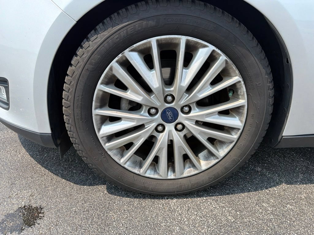 Used 2017 Ford Focus SEL FWD image 8