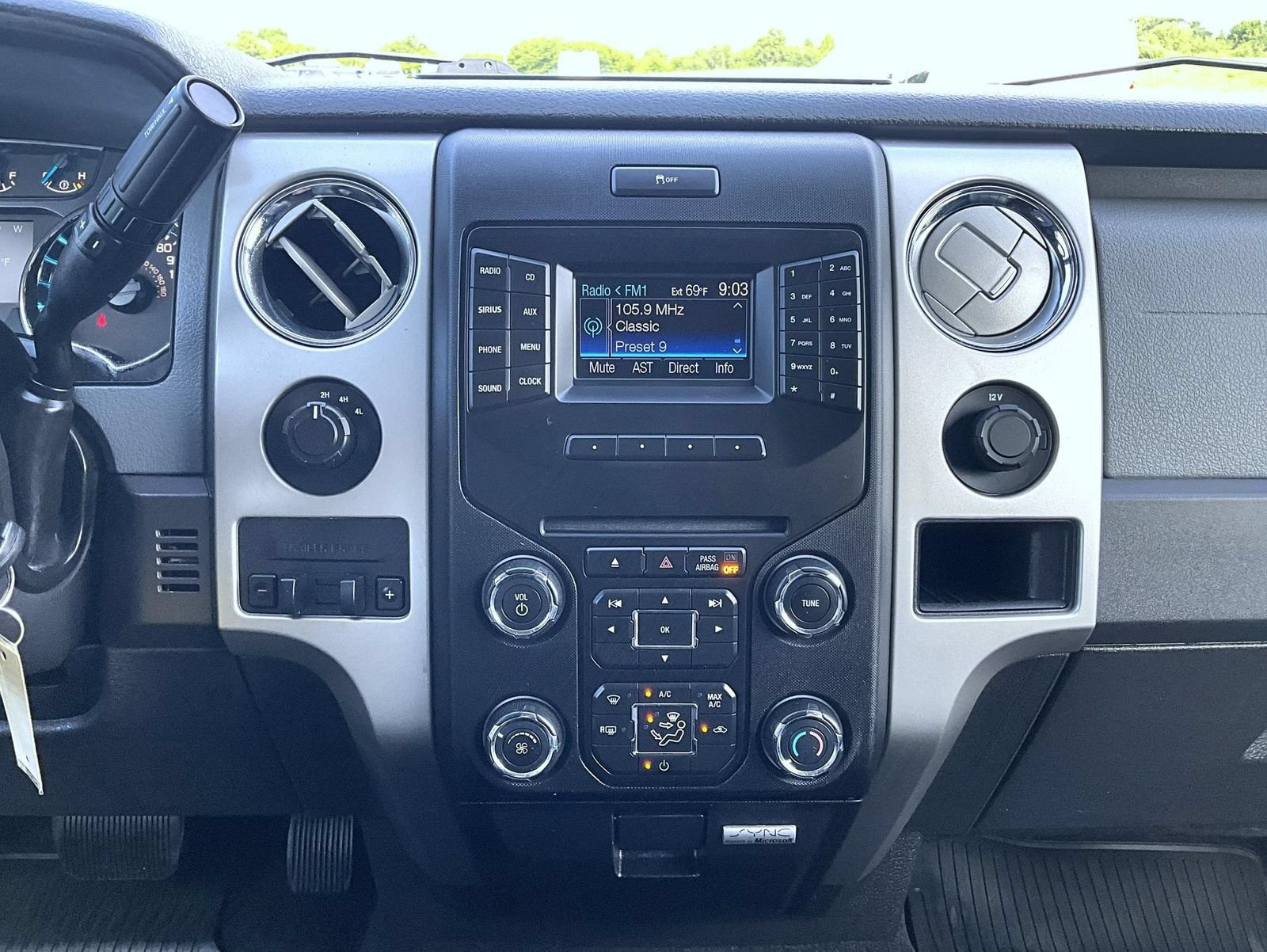 Used 2014 Ford F150 XLT w/ Equipment Group 302A Luxury AWD/4WD image 14