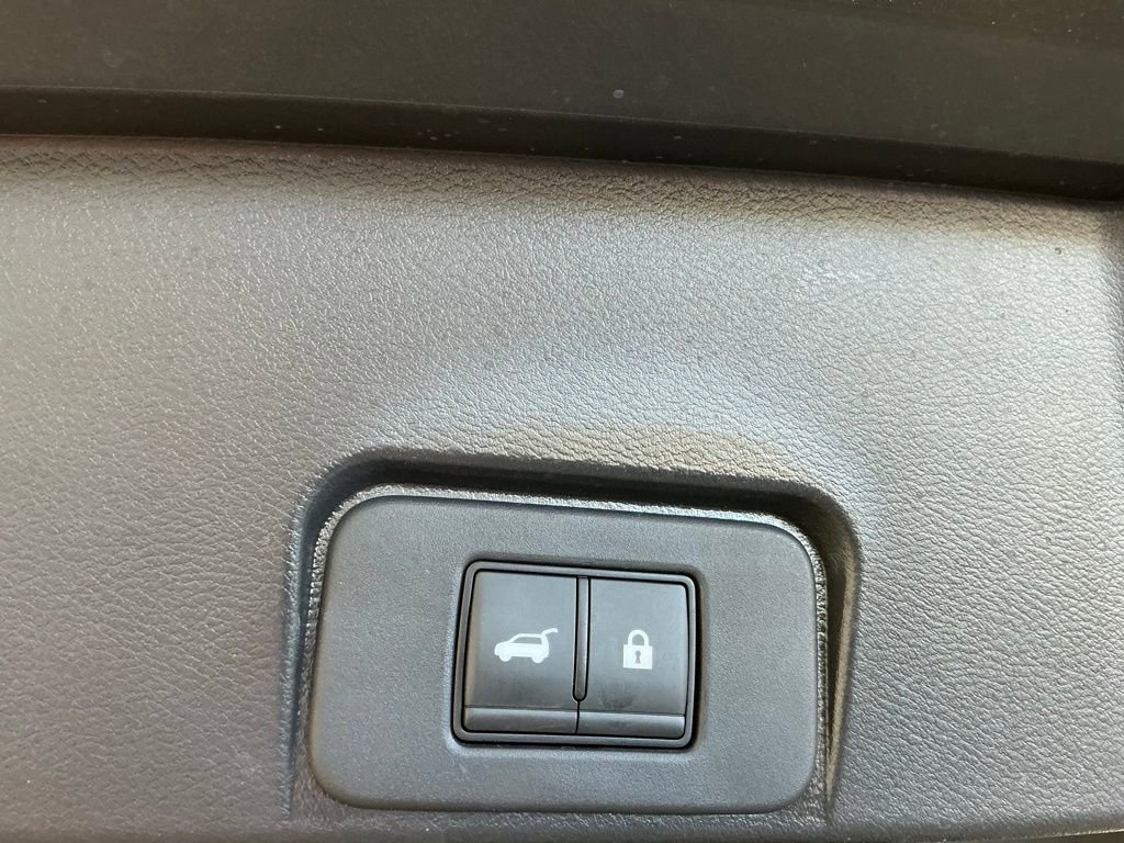 Used 2023 Nissan Rogue SV w/ SV Premium B Package FWD image 18