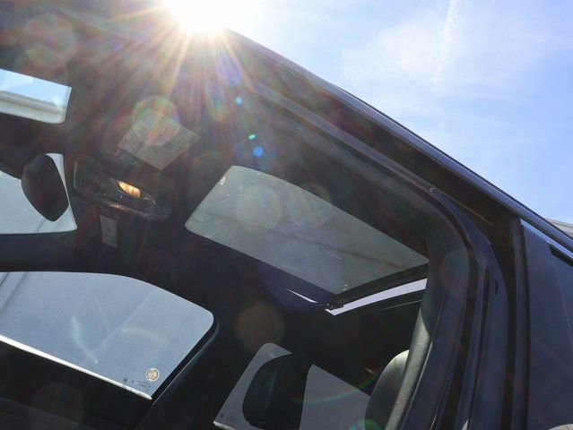 Used 2025 Jeep Compass Latitude w/ Sun & Sound Group image 40