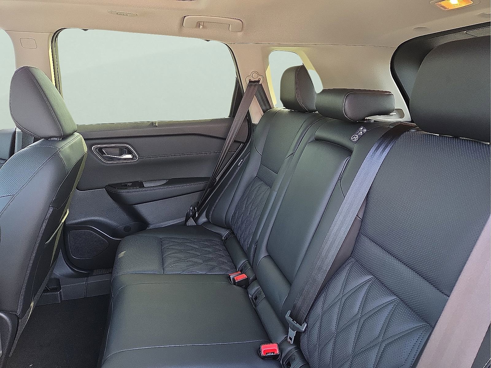 New 2026 Nissan Rogue Platinum w/ Platinum Premium Package AWD/4WD image 10