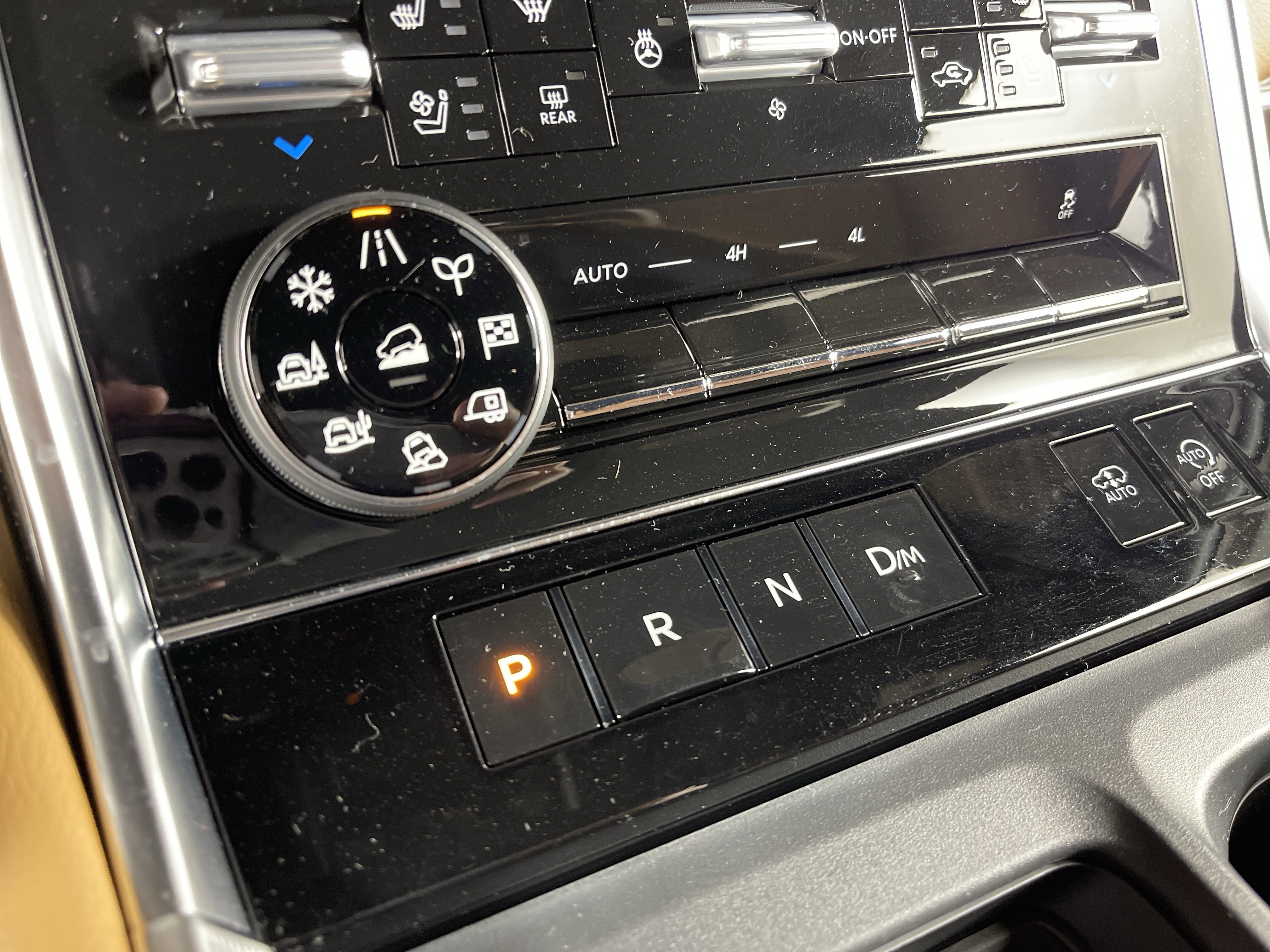 Used 2025 Nissan Armada Platinum Reserve image 27