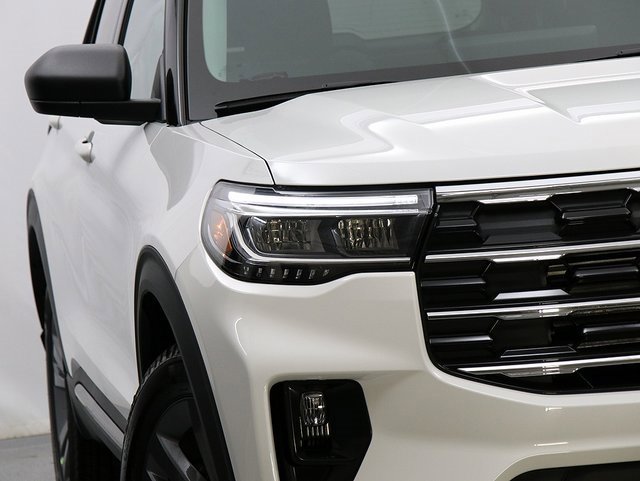 New 2026 Ford Explorer Active image 4