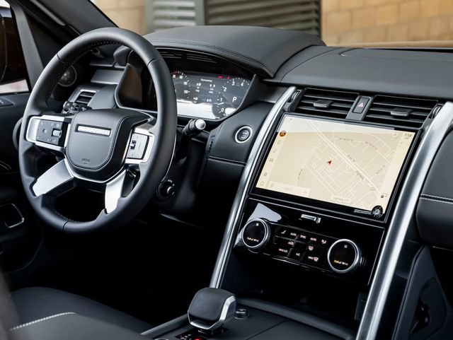New 2026 Land Rover Discovery Limited Edition AWD/4WD image 38