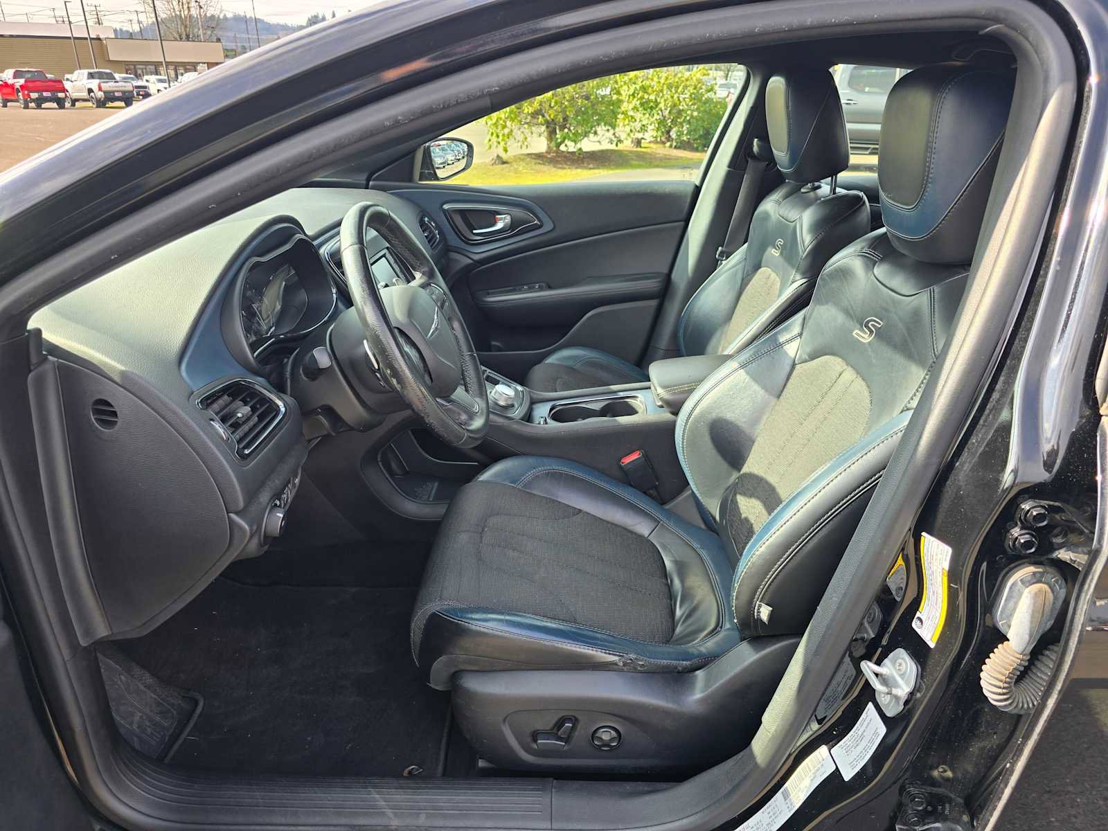 Used 2016 Chrysler 200 S FWD image 21