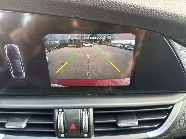 Used 2021 Alfa Romeo Giulia Sprint w/ Cold Weather Package image 18