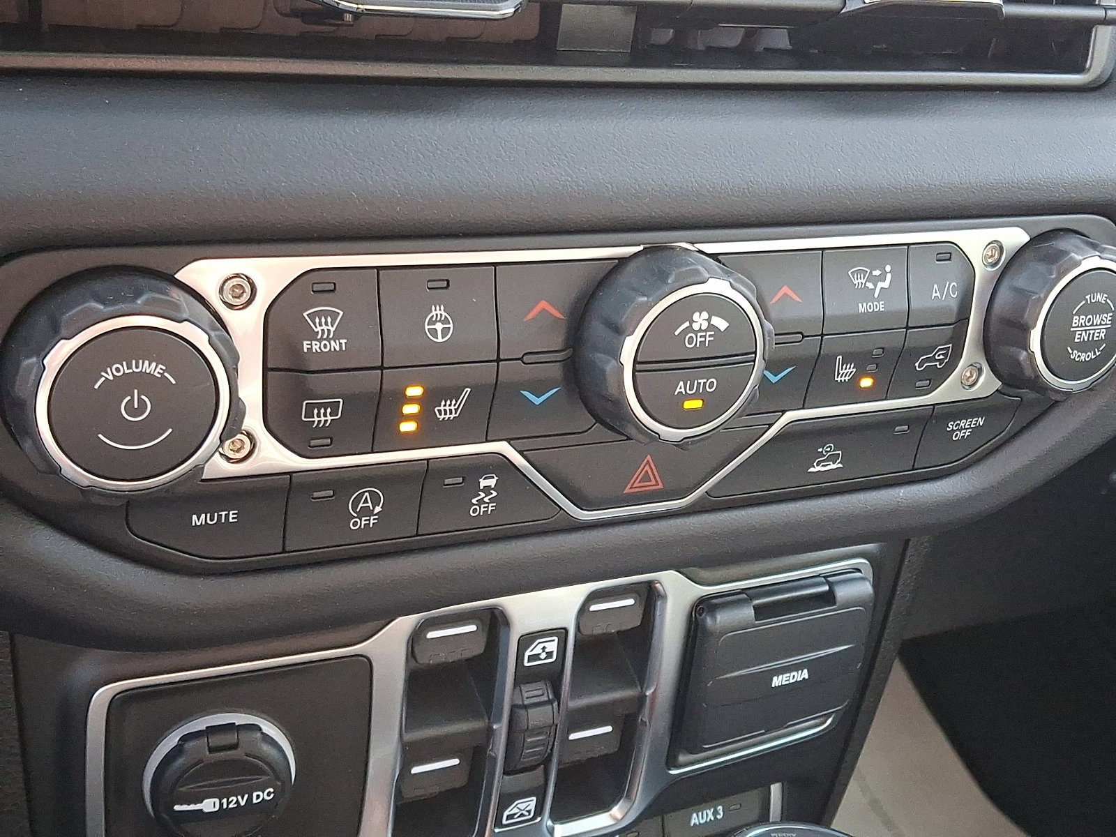 New 2026 Jeep Wrangler Unlimited Rubicon image 13