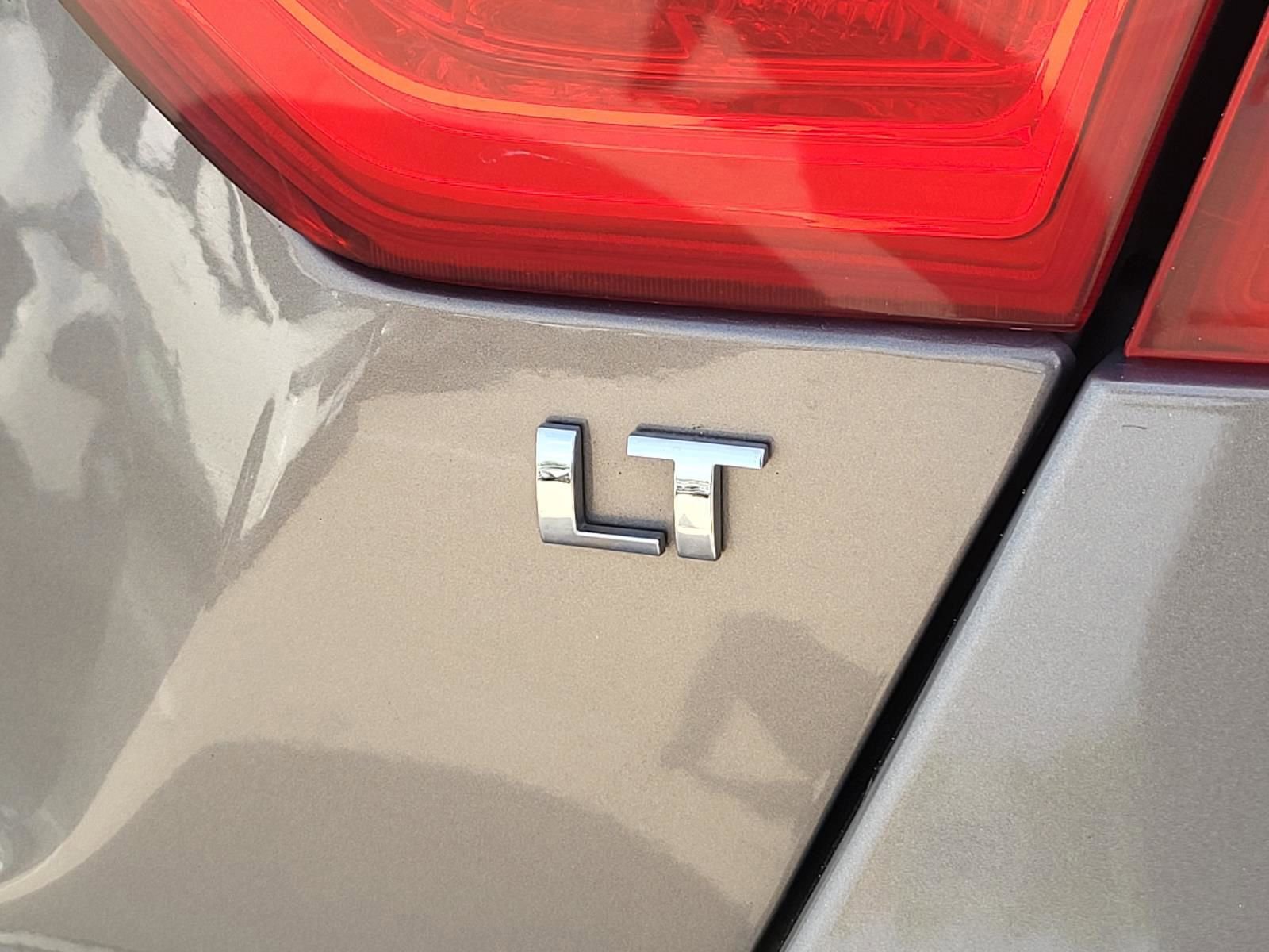 Used 2017 Chevrolet Impala LT image 5