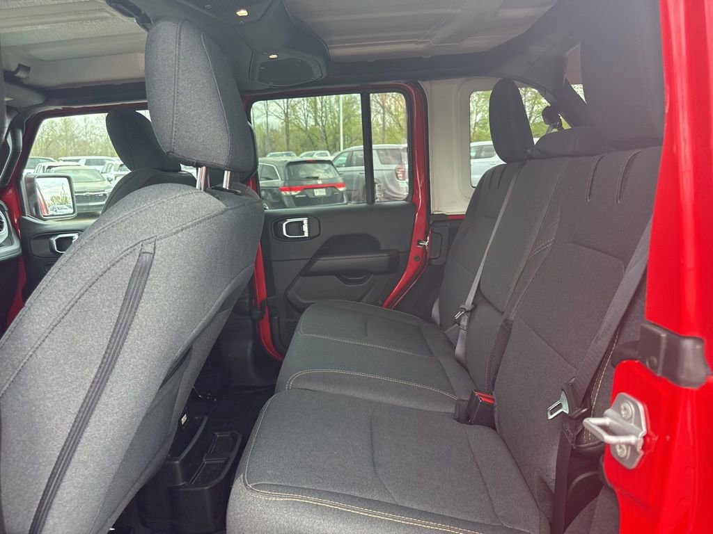 Used 2025 Jeep Wrangler Unlimited Sahara w/ Safety Group image 10