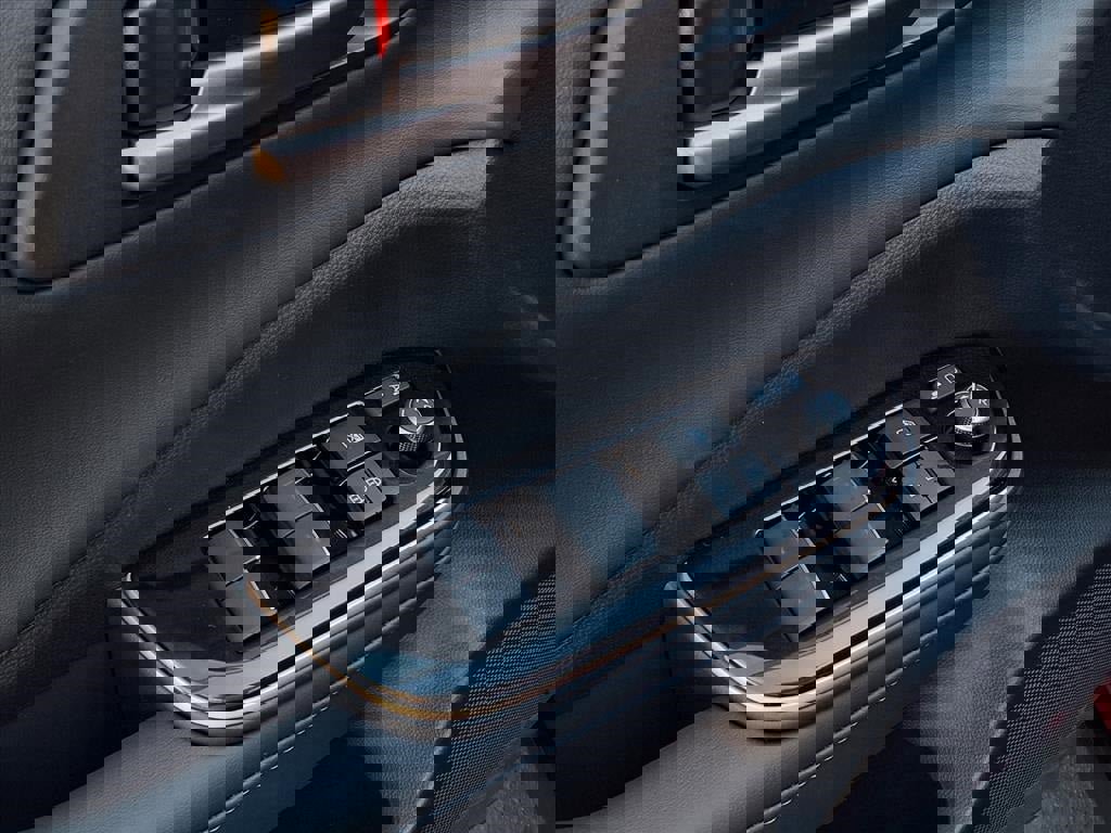 New 2025 Toyota Crown Signia image 10