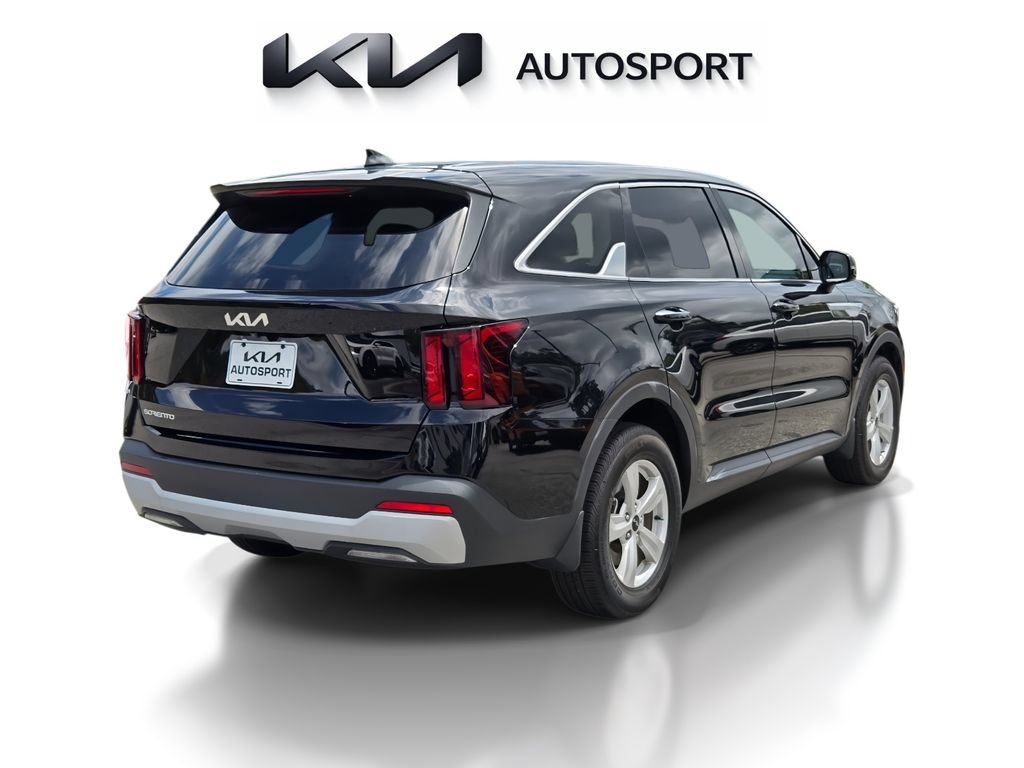 Certified 2025 Kia Sorento LX FWD image 8