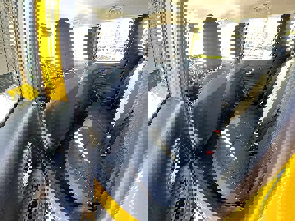 Used 2023 Jeep Renegade Latitude w/ Premium Group image 31