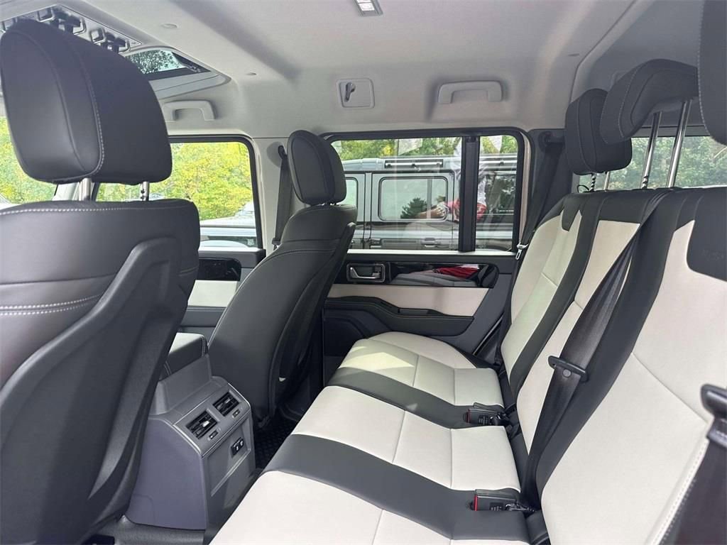 Used 2025 INEOS Grenadier Fieldmaster Edition image 11